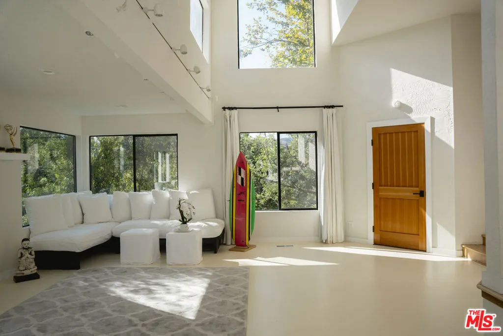 6649 Zumirez Drive, Malibu, California 90265 home-pic-3